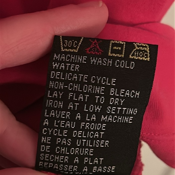 Tribal red sleeveless V-neck top, size small - Picture 5 of 6